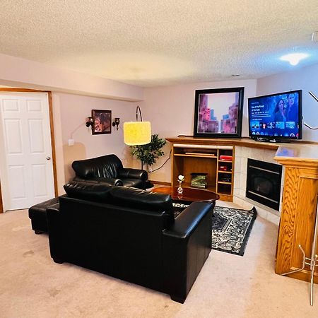 A Classic Homely Basement Suite! Chestermere Exterior photo