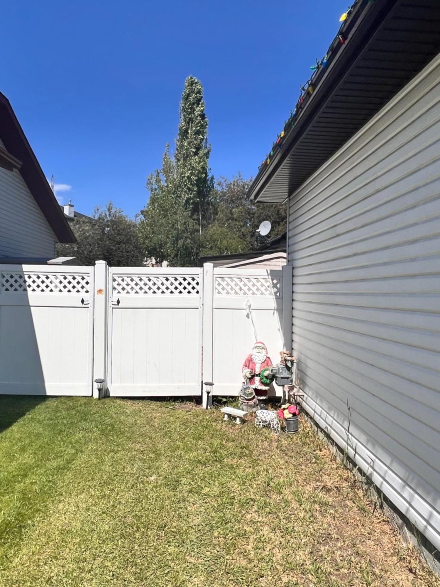 A Classic Homely Basement Suite! Chestermere Exterior photo